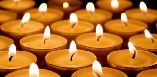 Drie vespers in Grote of Andreaskerk in Stille Week voor Pasen Serie vespers op weg naar Pasen