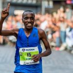 William Wanjiku en Fancy Chemutai winnen spannende Zwolse Halve Marathon