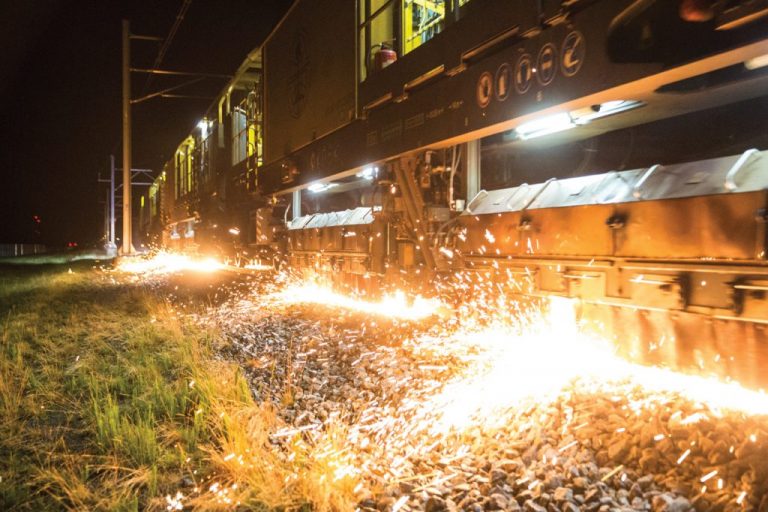 Waarom Pro Rail zondagnacht bij Hattem het spoor slijpt