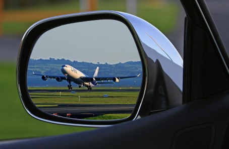 Waarom met de auto op vakantie in plaats van het vliegtuig?