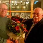 Bloemen voor Chris van Groningen voor zijn raadswerk