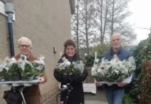 Voor Mekaar zet vrijwilligers in de bloemen