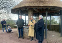 Heropening Verkentoren door burgemeester Sanderse