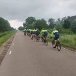 Fietsende vrienden, dat is OLG