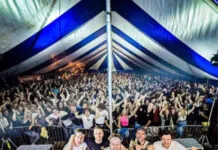 Kaartverkoop Tentfeest start 17 april – ‘Kom in je meest foute outfit’