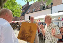 ‘Dat raampje hebben wij kapot geschoten’ De Oud-Hollandse Markt kan het eindelijk repareren