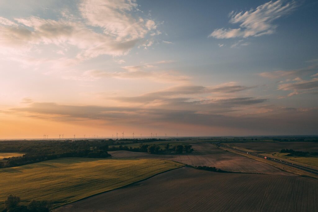 fields-6558064_1280