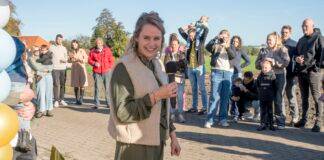 RTV Hattem-tv reportage over opening kinderdagverblijf Op de boerderij