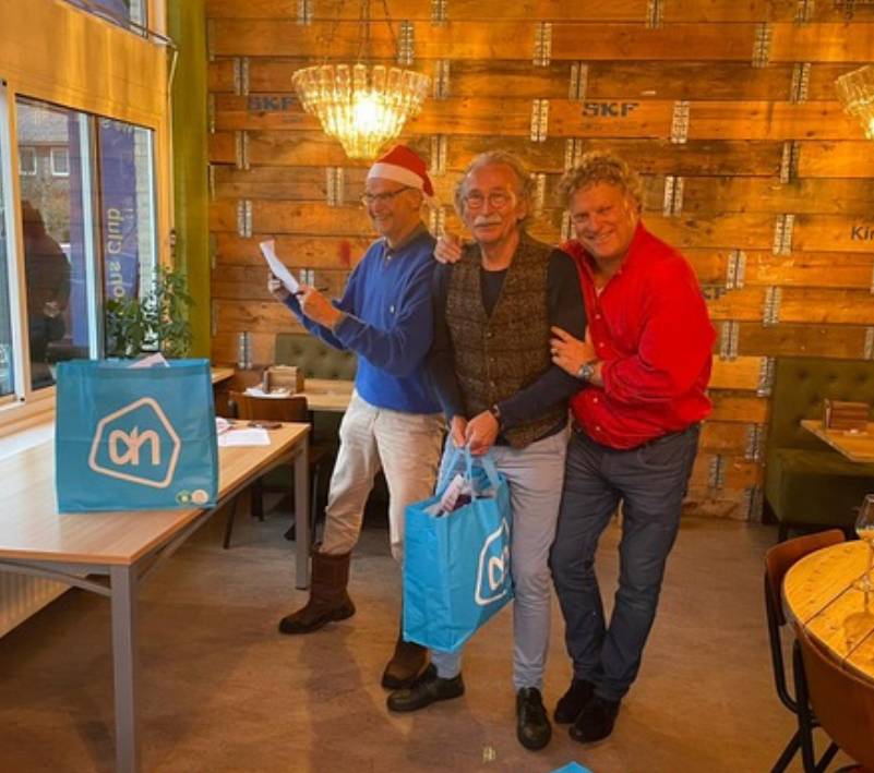 Lions Club Hattem wijnproeverij kerstpakketten-actie
