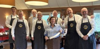 Succesvolle wijnproeverij Lions Club Hattem voor kerstpakketten
