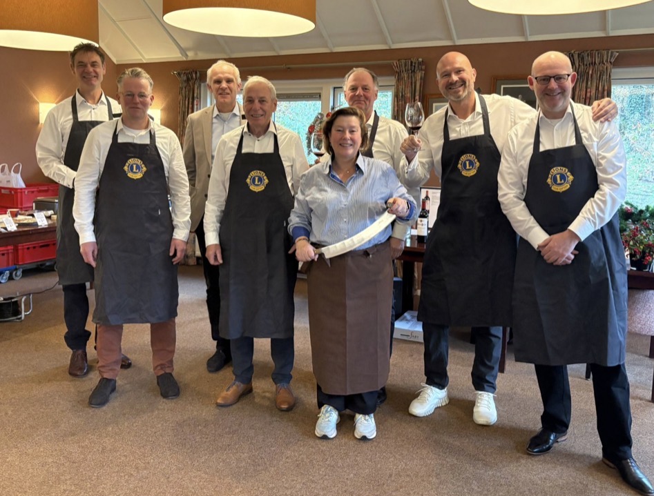 Succesvolle wijnproeverij Lions Club Hattem voor kerstpakketten