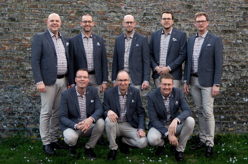 Volkskerstzang in de Open Poort met vertrouwde kerstmuziek