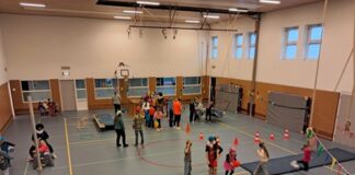 Kinderen Sint Andreas leerden Pietenoefeningen bij Pietengym