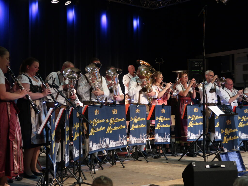 Hattemer Musikanten starten 2026 met gratis concert én oliebol