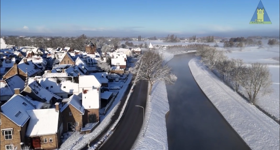 Nieuws in beeld – Vlieg met me mee over winters Hattem