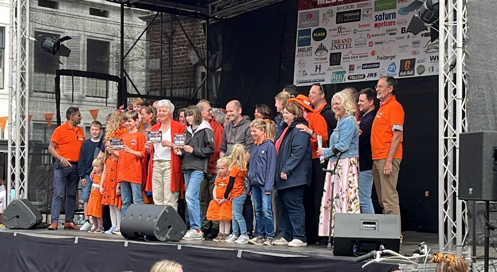 Nieuws in beeld | Hollewand winnaar straatversiering