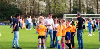 Meiden -Het Palet 1 en jongens – De Zaaier 3 winnaars schoolvoetbaltoernooi