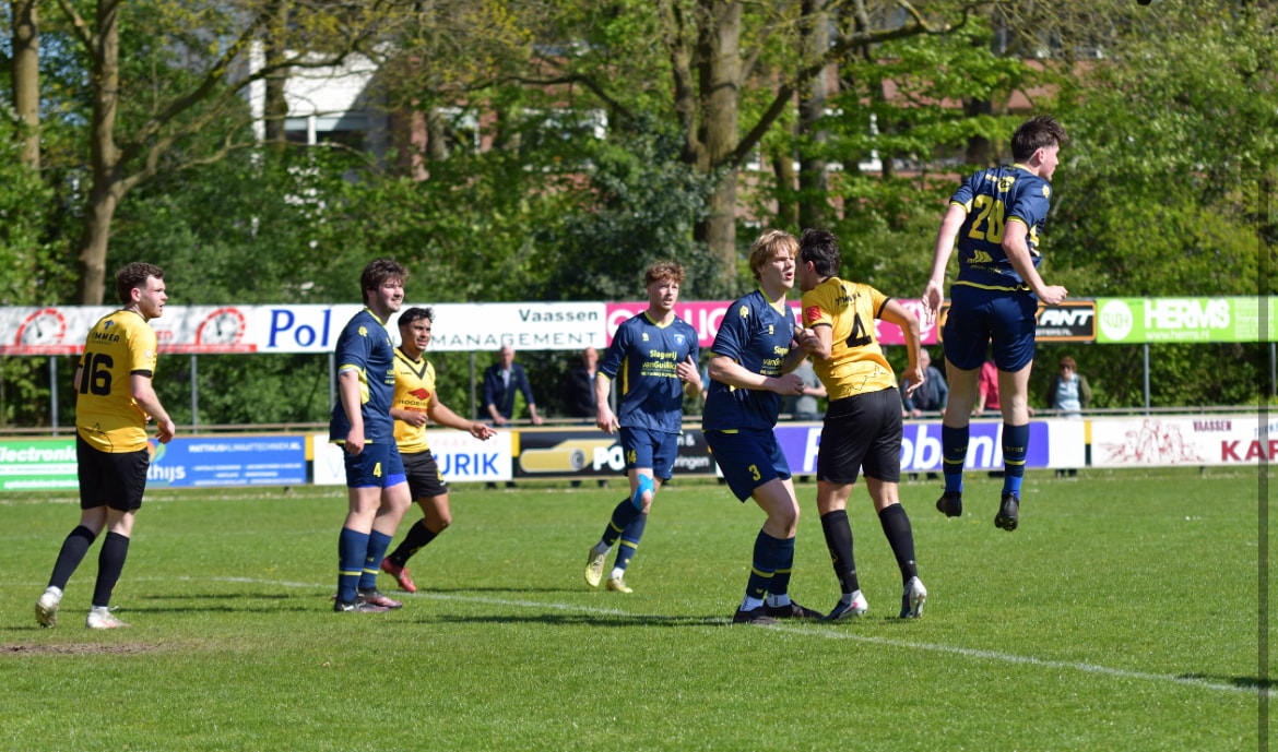 v.v. Hattem kansloos in Vaassen en degradeert naar vierde klasse