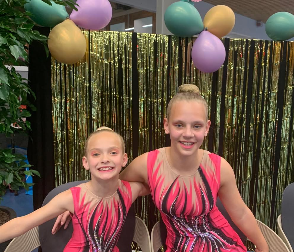 Liva en Britt op de halve finale Acrogym