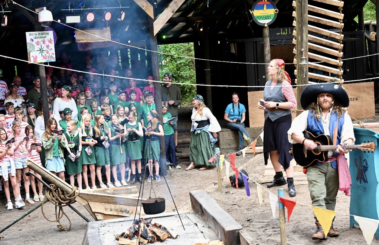 Nationaal Kamp officieel geopend met als thema ‘De Vliegende Hattemer’